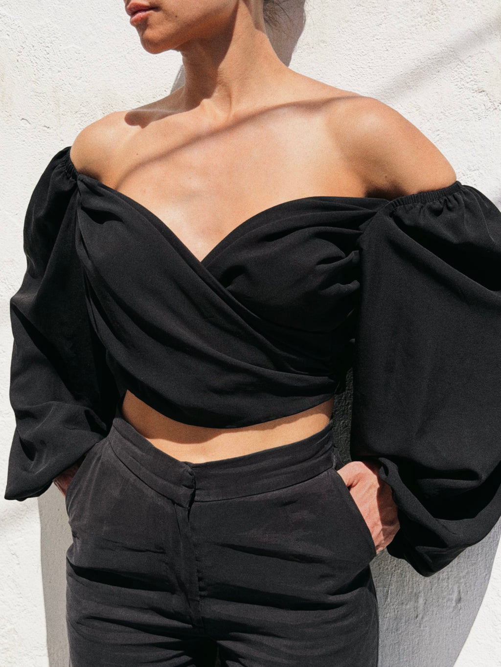 Aura Top Black